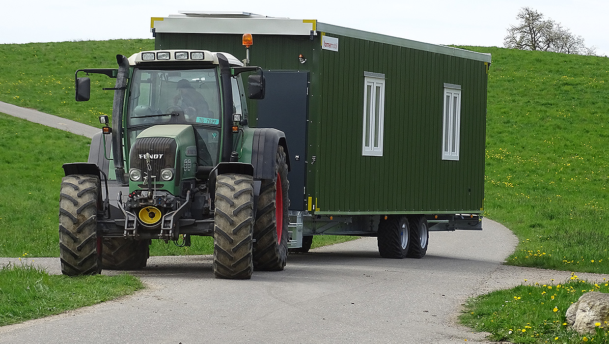 Hühnermobil mobile Hühnerhaltung Freilandeier Farmermobil